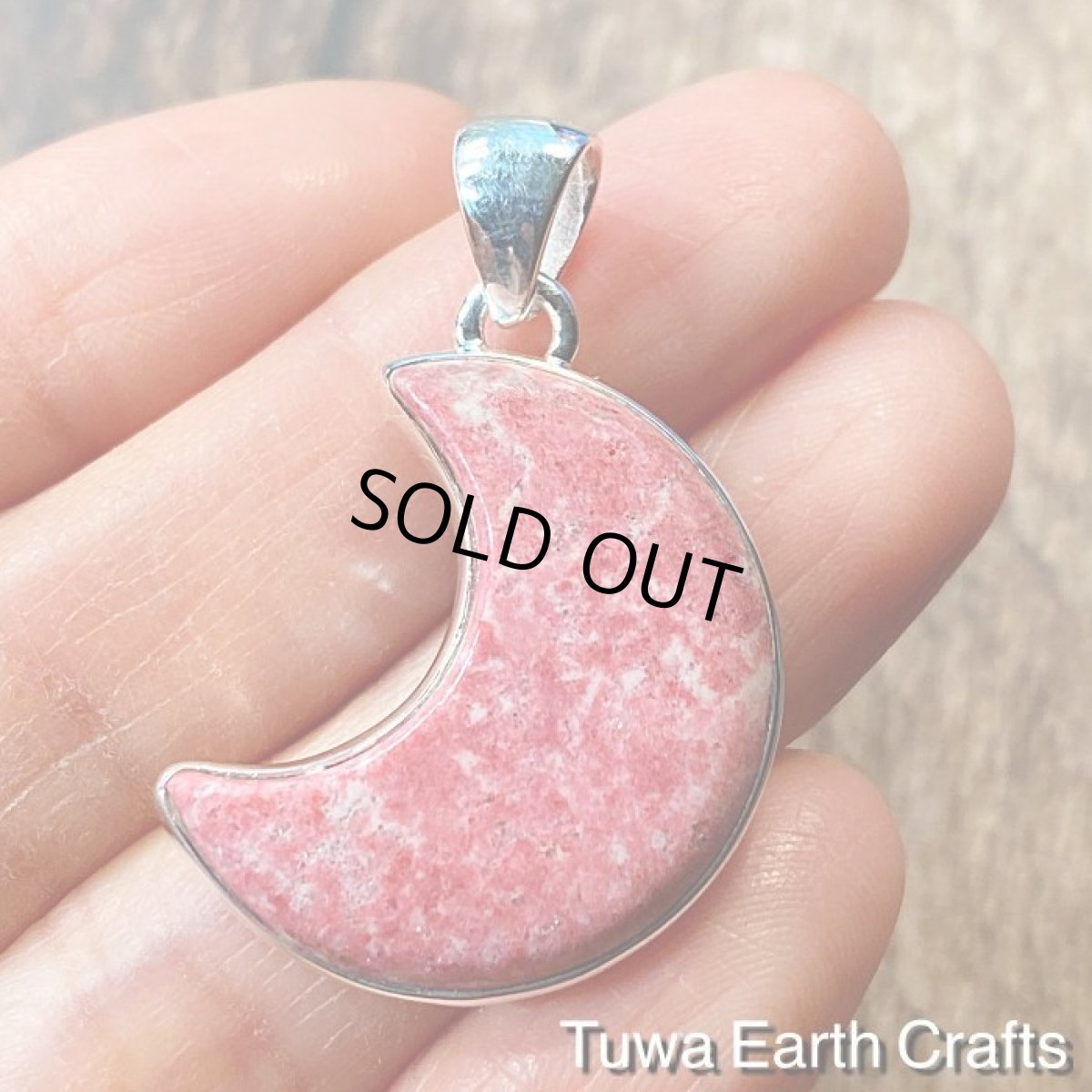 画像12: 三日月型🌙 高品質ピンクチューライト ペンダントトップ★パワーストーンお守り天然石アクセサリー　ヒーリングストーン ジュエリー (12)