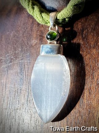 セレナイト意味・効果・アクセサリー|Tuwa Earth Crafts セレナイト意味・効果・アクセサリー|Tuwa Earth Crafts