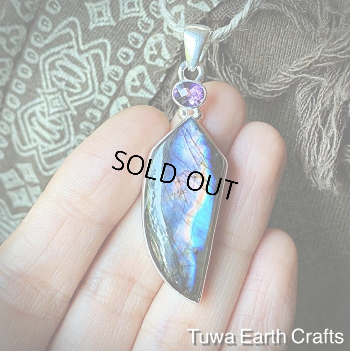 画像7: オーロラ色 高品質大ぶりスペクトロライト（フィンランド産ラブラドライト）&宝石質アメジスト ペンダントトップ パープル・ピンク・ブルー レインボーラブラドライト★天然石パワーストーンアクセサリー ヒーリングストーン お守りジュエリー (7)