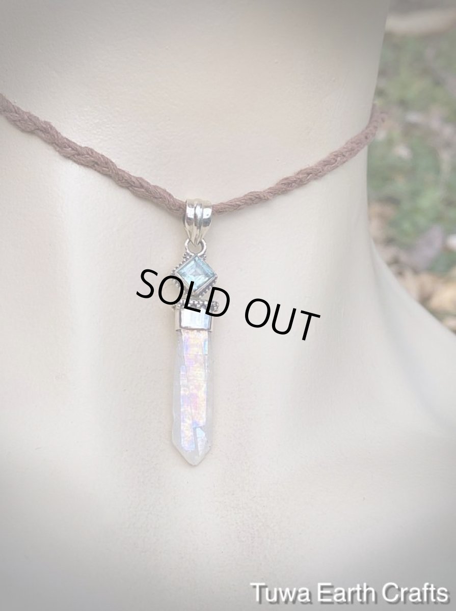 画像13: 1点物 オーロラ色 高品質エンジェルオーラ/レインボーオーラ ペンダントトップ with 宝石質ブルートパーズ*ヒーリングクリスタルアクセサリー天然石お守りジュエリー (13)