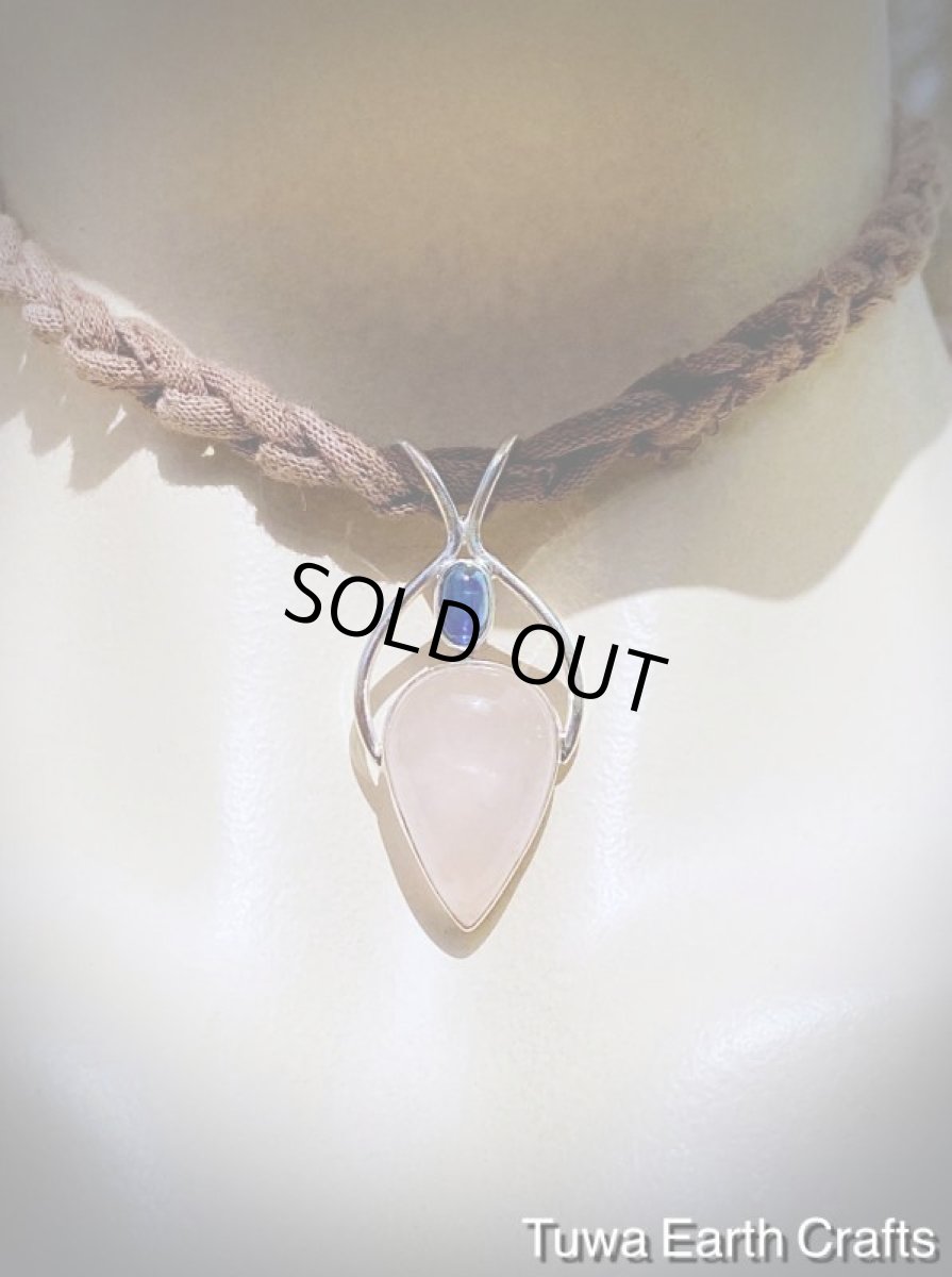 画像15: 【自己肯定・自信】1点物大ぶり高品質ローズクォーツ ペンダントトップ with ブルーカイヤナイト★パワーストーン天然石アクセサリー ヒーリングストーンお守りジュエリー (15)