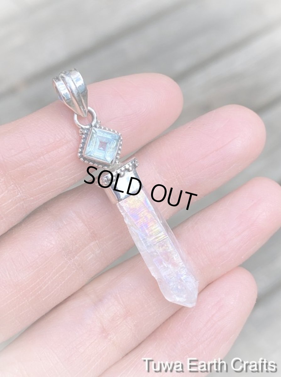 画像11: 1点物 オーロラ色 高品質エンジェルオーラ/レインボーオーラ ペンダントトップ with 宝石質ブルートパーズ*ヒーリングクリスタルアクセサリー天然石お守りジュエリー (11)