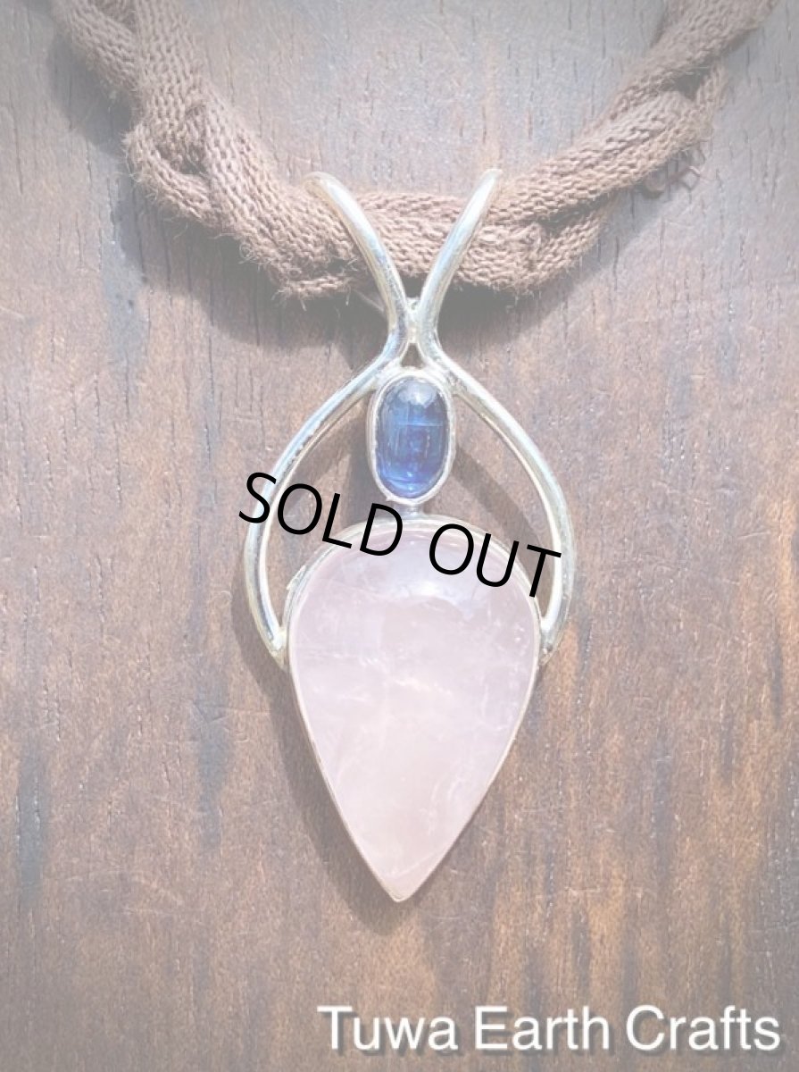 画像7: 【自己肯定・自信】1点物大ぶり高品質ローズクォーツ ペンダントトップ with ブルーカイヤナイト★パワーストーン天然石アクセサリー ヒーリングストーンお守りジュエリー (7)