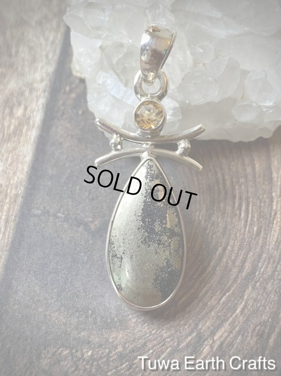 画像6: 【厄除け・自信アップ・夢の実現をサポート】 高品質ヒーラーズゴールド/アパッチゴールド ペンダントトップ with きらきら宝石質シトリン★1点物 天然石パワーストーンアクセサリー スピリチュアルお守りヒーリングクリスタルジュエリー 陰陽バランス (6)