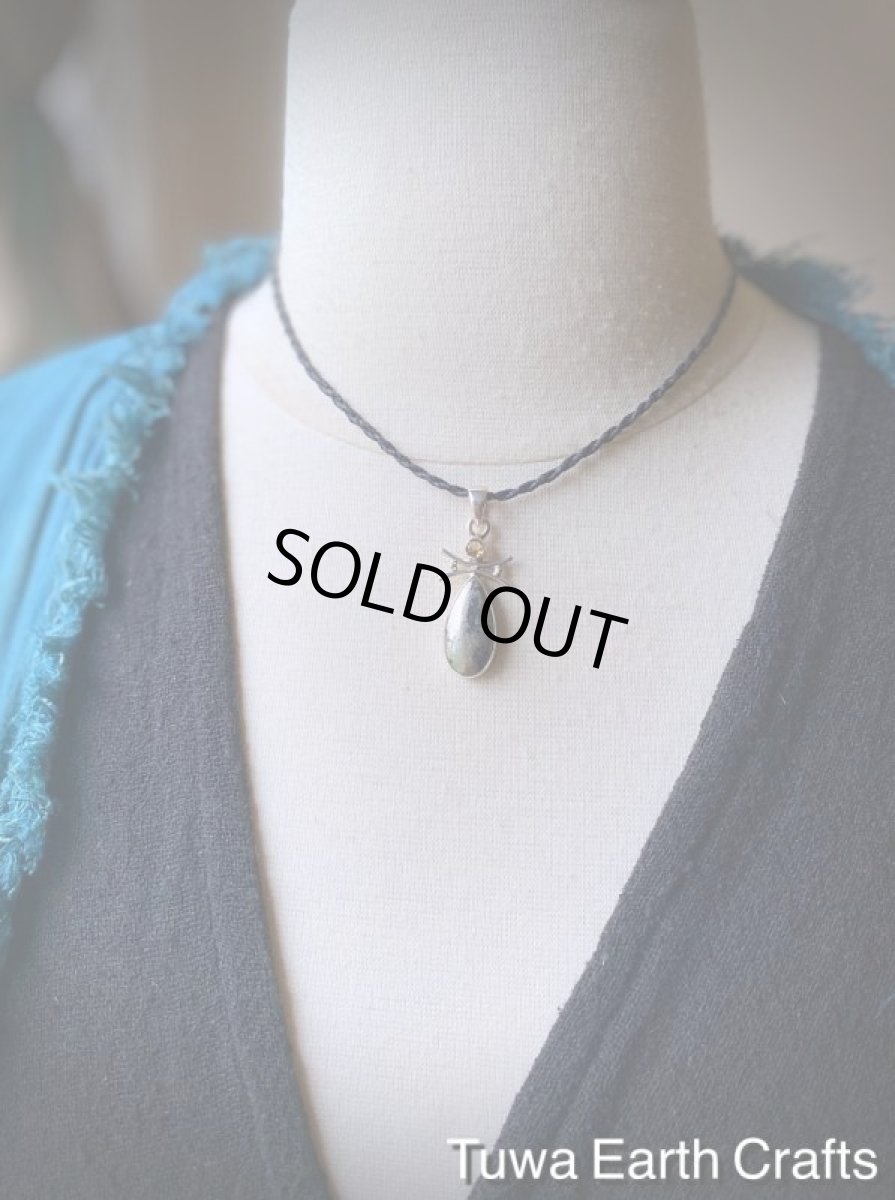 画像16: 【厄除け・自信アップ・夢の実現をサポート】 高品質ヒーラーズゴールド/アパッチゴールド ペンダントトップ with きらきら宝石質シトリン★1点物 天然石パワーストーンアクセサリー スピリチュアルお守りヒーリングクリスタルジュエリー 陰陽バランス (16)