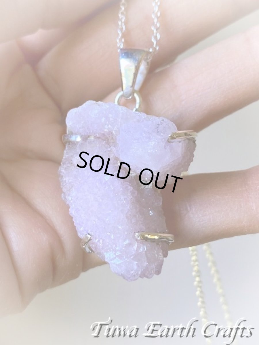 画像15: 【自信アップ・自己信頼】大ぶり 高品質スピリットクォーツ 精霊水晶 ペンダントトップ / カクタスアメシスト サボテン水晶*ヒーリングジュエリー 原石 鉱物 スピリチュアル パワーストーン天然石アクセサリー (15)