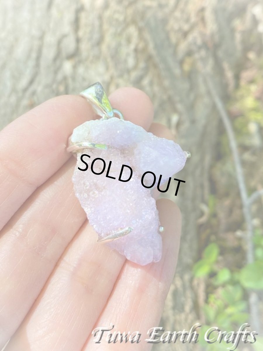 画像7: 【自信アップ・自己信頼】大ぶり 高品質スピリットクォーツ 精霊水晶 ペンダントトップ / カクタスアメシスト サボテン水晶*ヒーリングジュエリー 原石 鉱物 スピリチュアル パワーストーン天然石アクセサリー (7)