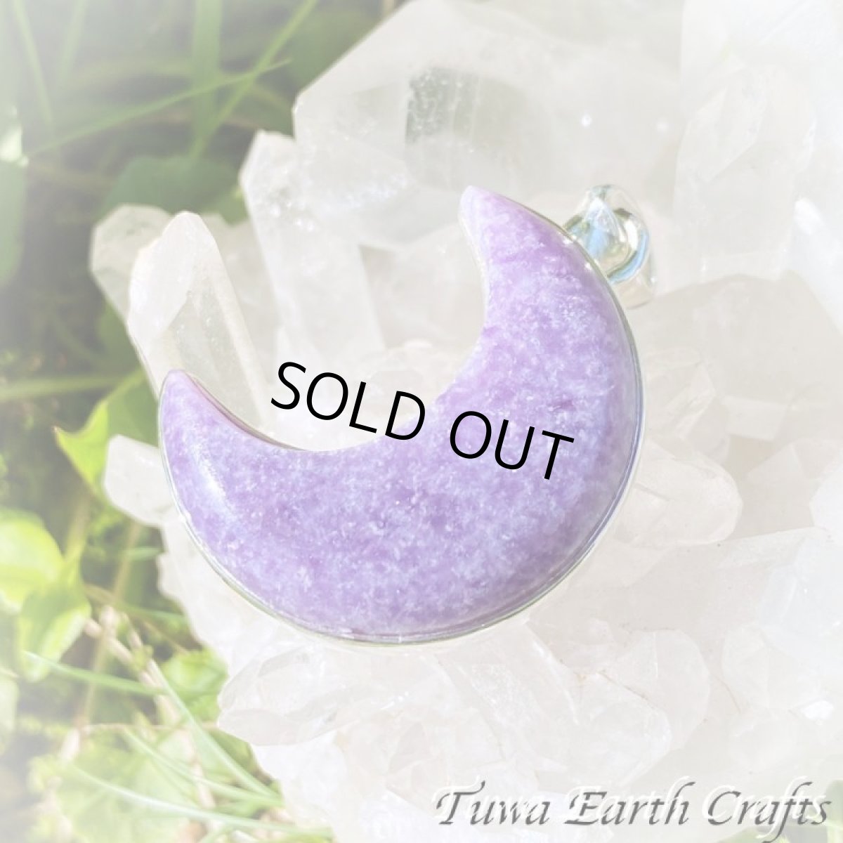 画像3: 【変革の石】三日月型🌛✨ キラキラ高品質パープルレピドライト ペンダントトップ　大ぶり 天然石パワーストーンお守りアクセサリー ヒーリングジュエリー　ムーン (3)