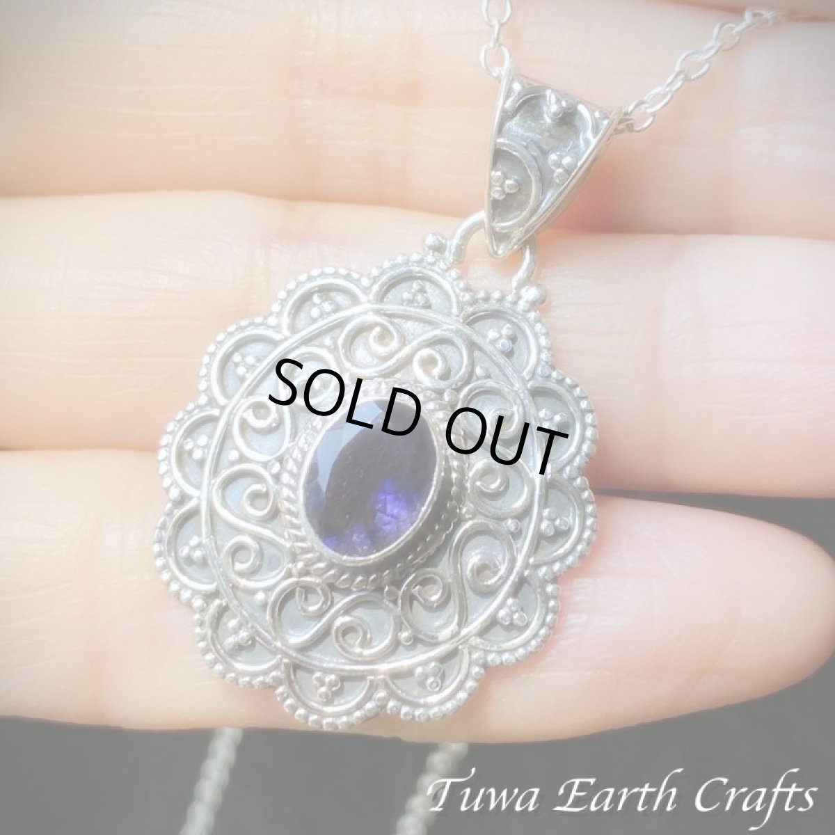 画像4: 【自分らしさ・人生の羅針盤】キラキラ 高品質 アイオライト ペンダント ヒーリングストーン ジュエリー 1点もの 天然石パワーストーンお守りアクセサリー ヒーリングストーン スピリチュアルジュエリー (4)