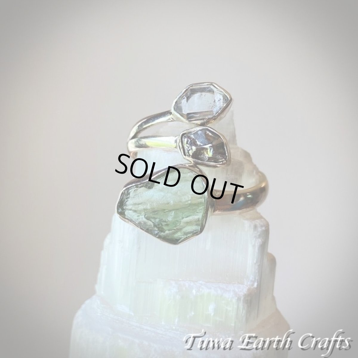 画像9: 宇宙から来た希少石♪ 高品質モルダバイト原石リング指輪 with カンポデルシエロ隕石 &ハーキマーダイヤモンド（両剣水晶） サイズ調節可能オープンリング 6号 7号 8号 9号 10号 11号 12号 13号 14号 15号 16号 17号 18号 19号 天然石ジュエリー お守りアクセサリー　 (9)