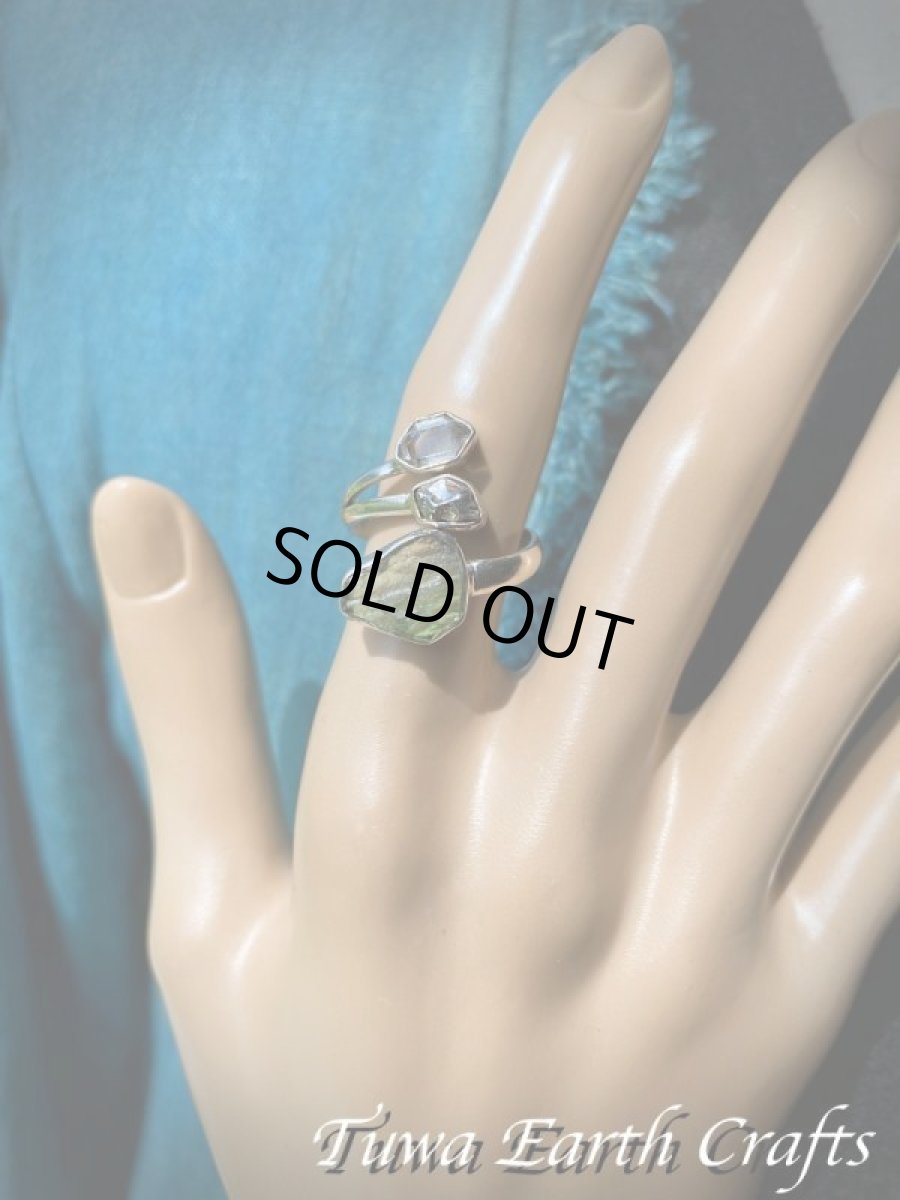 画像22: 宇宙から来た希少石♪ 高品質モルダバイト原石リング指輪 with カンポデルシエロ隕石 &ハーキマーダイヤモンド（両剣水晶） サイズ調節可能オープンリング 6号 7号 8号 9号 10号 11号 12号 13号 14号 15号 16号 17号 18号 19号 天然石ジュエリー お守りアクセサリー　 (22)