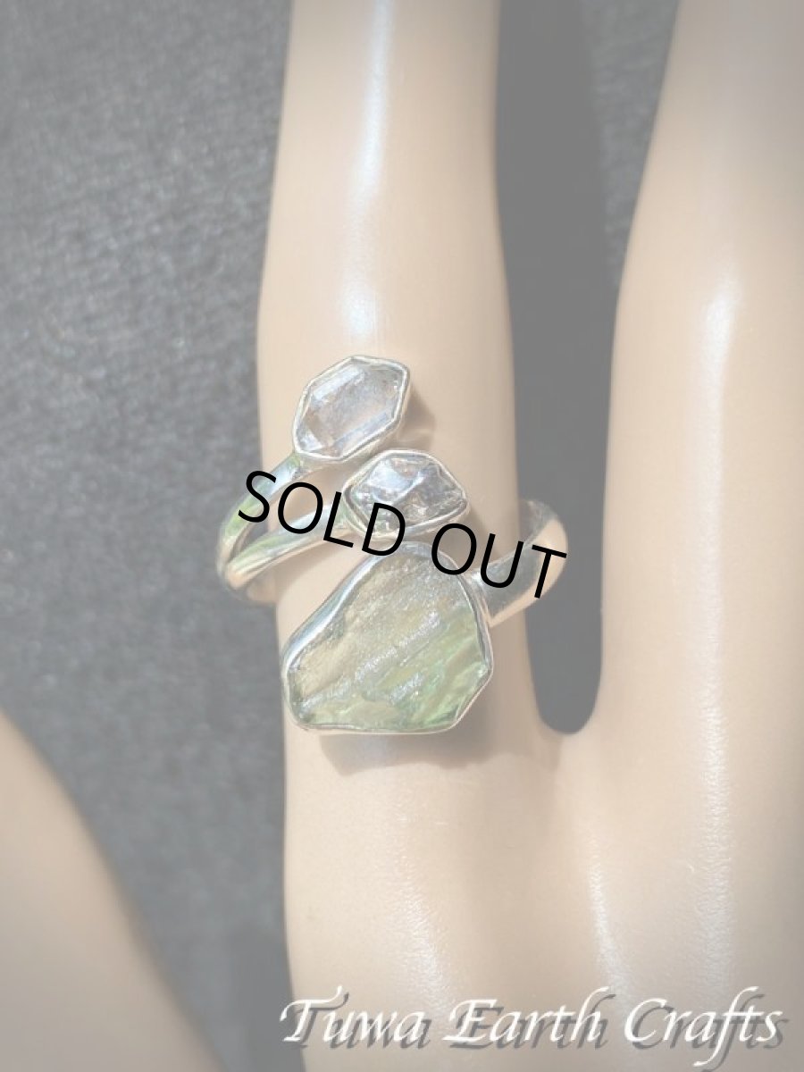 画像21: 宇宙から来た希少石♪ 高品質モルダバイト原石リング指輪 with カンポデルシエロ隕石 &ハーキマーダイヤモンド（両剣水晶） サイズ調節可能オープンリング 6号 7号 8号 9号 10号 11号 12号 13号 14号 15号 16号 17号 18号 19号 天然石ジュエリー お守りアクセサリー　 (21)