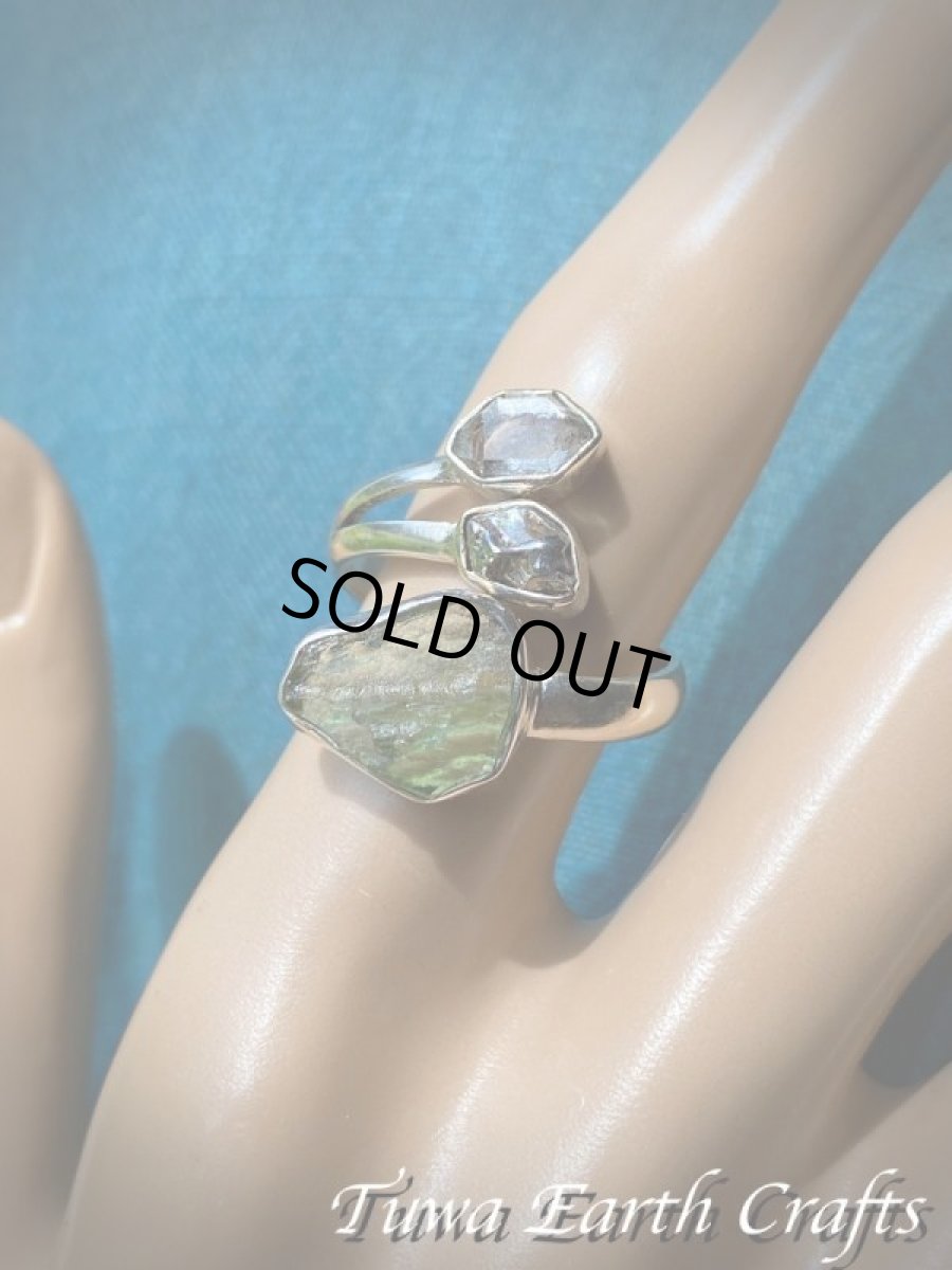 画像7: 宇宙から来た希少石♪ 高品質モルダバイト原石リング指輪 with カンポデルシエロ隕石 &ハーキマーダイヤモンド（両剣水晶） サイズ調節可能オープンリング 6号 7号 8号 9号 10号 11号 12号 13号 14号 15号 16号 17号 18号 19号 天然石ジュエリー お守りアクセサリー　 (7)