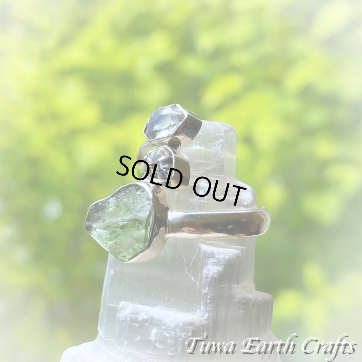 画像4: 宇宙から来た希少石♪ 高品質モルダバイト原石リング指輪 with カンポデルシエロ隕石 &ハーキマーダイヤモンド（両剣水晶） サイズ調節可能オープンリング 6号 7号 8号 9号 10号 11号 12号 13号 14号 15号 16号 17号 18号 19号 天然石ジュエリー お守りアクセサリー　 (4)