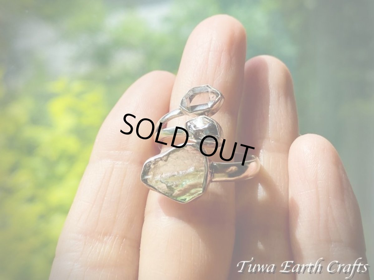 画像28: 宇宙から来た希少石♪ 高品質モルダバイト原石リング指輪 with カンポデルシエロ隕石 &ハーキマーダイヤモンド（両剣水晶） サイズ調節可能オープンリング 6号 7号 8号 9号 10号 11号 12号 13号 14号 15号 16号 17号 18号 19号 天然石ジュエリー お守りアクセサリー　 (28)