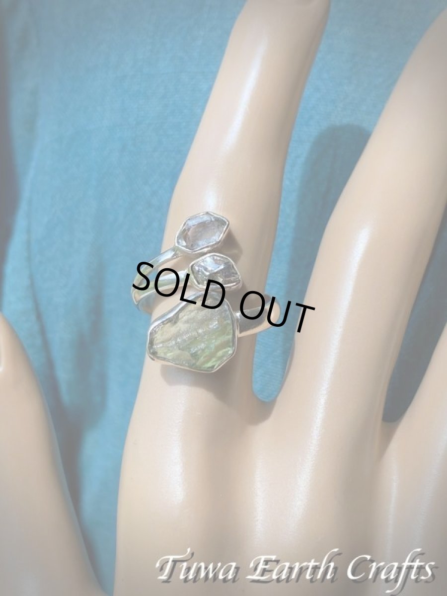 画像8: 宇宙から来た希少石♪ 高品質モルダバイト原石リング指輪 with カンポデルシエロ隕石 &ハーキマーダイヤモンド（両剣水晶） サイズ調節可能オープンリング 6号 7号 8号 9号 10号 11号 12号 13号 14号 15号 16号 17号 18号 19号 天然石ジュエリー お守りアクセサリー　 (8)