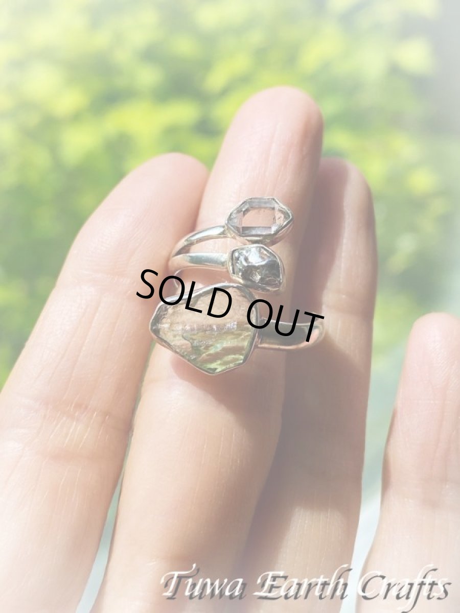 画像31: 宇宙から来た希少石♪ 高品質モルダバイト原石リング指輪 with カンポデルシエロ隕石 &ハーキマーダイヤモンド（両剣水晶） サイズ調節可能オープンリング 6号 7号 8号 9号 10号 11号 12号 13号 14号 15号 16号 17号 18号 19号 天然石ジュエリー お守りアクセサリー　 (31)