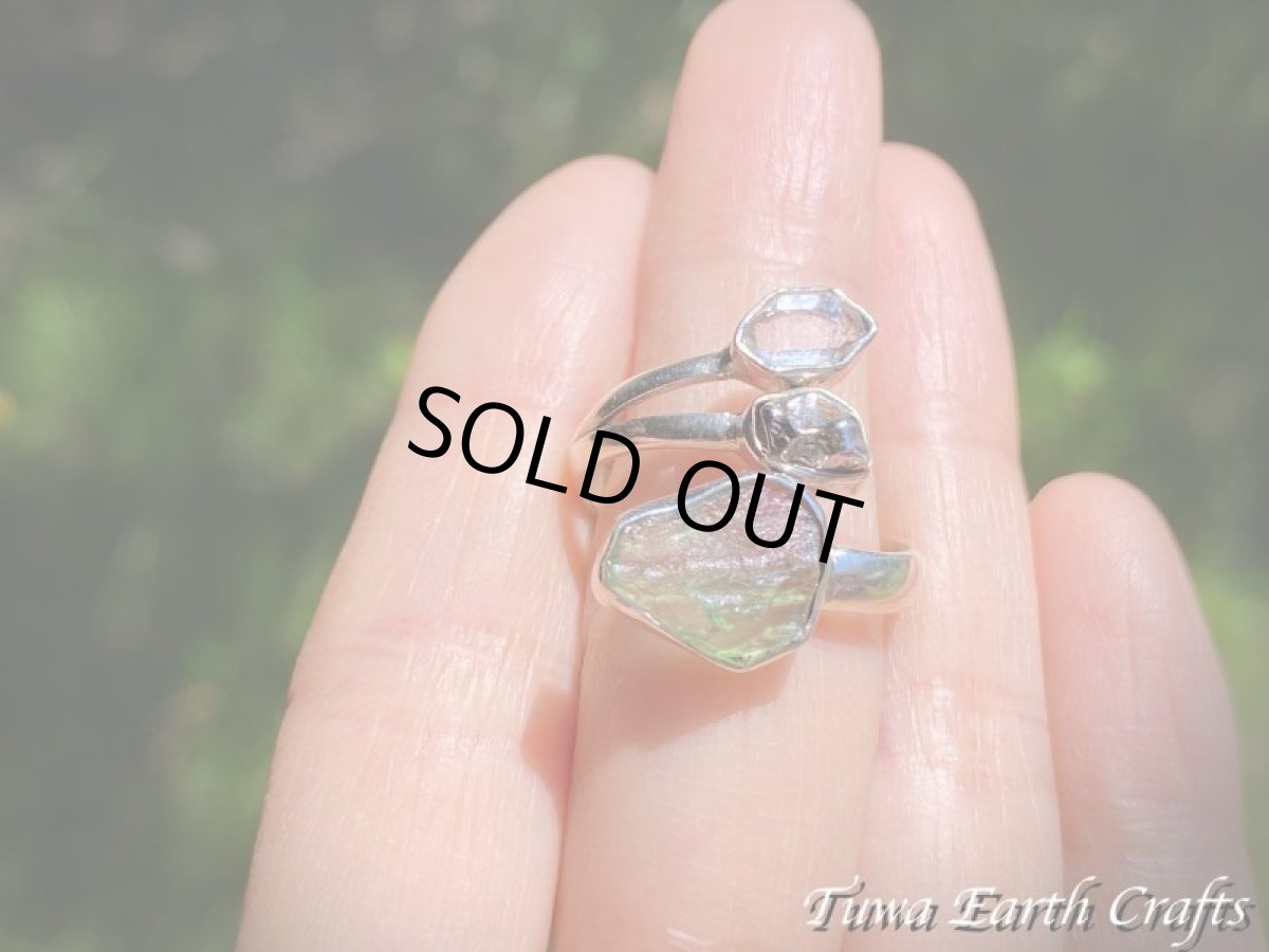 画像43: 宇宙から来た希少石♪ 高品質モルダバイト原石リング指輪 with カンポデルシエロ隕石 &ハーキマーダイヤモンド（両剣水晶） サイズ調節可能オープンリング 6号 7号 8号 9号 10号 11号 12号 13号 14号 15号 16号 17号 18号 19号 天然石ジュエリー お守りアクセサリー　 (43)