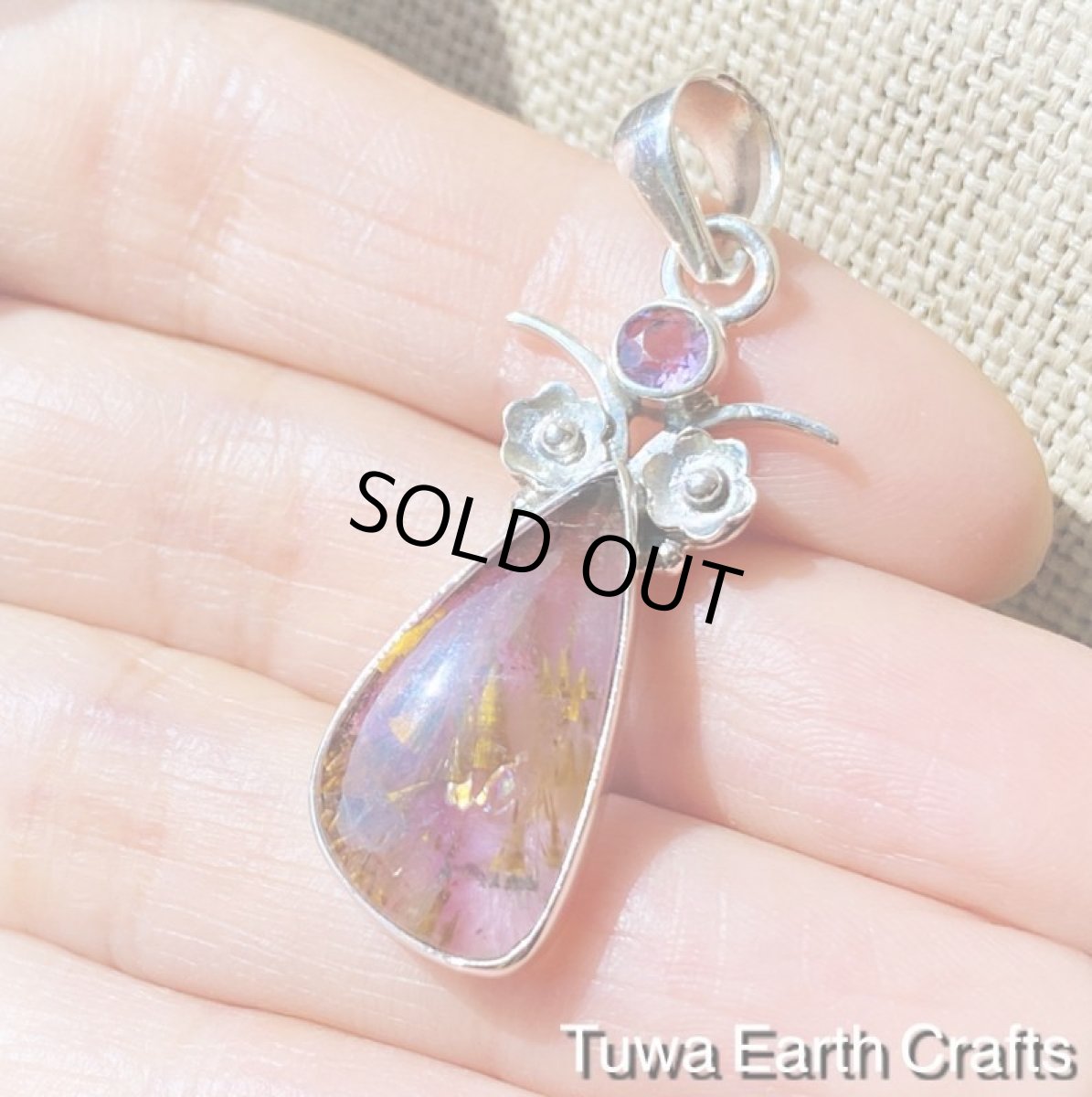 画像16: 虹入り🌈✨【運気アップ・ヒーリング】高品質スーパーセブン/セイクリッドセブン（カコクセナイトinアメジスト）ペンダントトップ with 宝石質きらきらアメジスト★1点ものヒーリングストーンお守りジュエリー天然石パワーストーンアクセサリー (16)