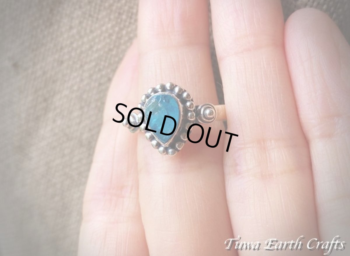 画像20: 【モチベーションUP・意志の強化】高品質 ネオンブルーアパタイト原石シルバーリング 指輪13号 ヒーリング天然石パワーストーンアクセサリー スピリチュアルお守りジュエリー (20)