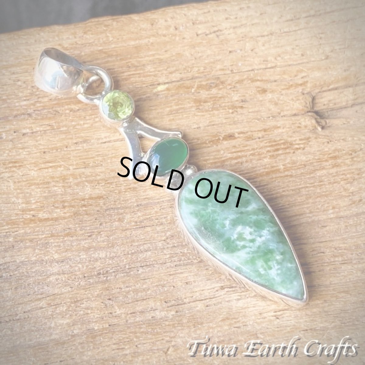 画像3: 【生命力アップ・解毒・精神安定】高品質ダイオプテーズ（カザフスタン産）ペンダントトップ with 宝石質ペリドット＆グリーンオニキス★翠銅鉱 厄除けお守りパワーストーン 天然石ジュエリー ヒーリングストーン　アクセサリー (3)