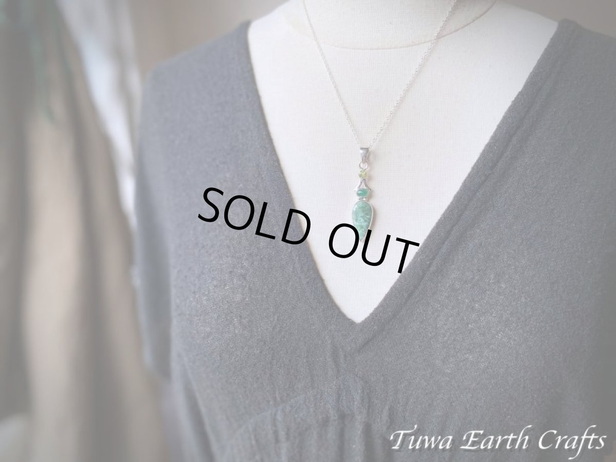 画像7: 【生命力アップ・解毒・精神安定】高品質ダイオプテーズ（カザフスタン産）ペンダントトップ with 宝石質ペリドット＆グリーンオニキス★翠銅鉱 厄除けお守りパワーストーン 天然石ジュエリー ヒーリングストーン　アクセサリー (7)