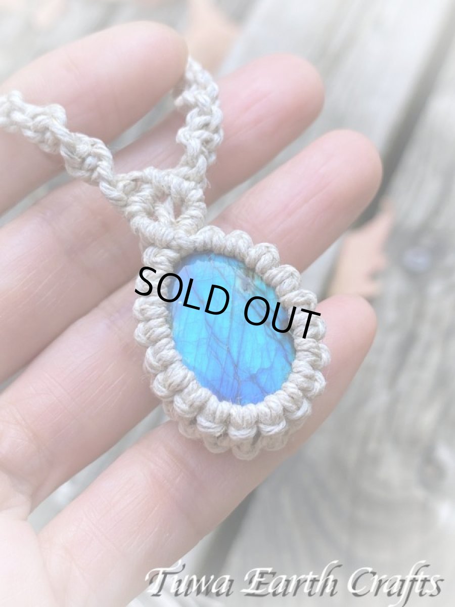 画像5: ディープブルー高品質ラブラドライト ペンダント/ネックレス  チョーカー シンプル 水晶★ヘンプ素材 無染色 生成り ナチュラル天然素材オーガニックファッション 天然石パワーストーンお守りマクラメアクセサリー (5)