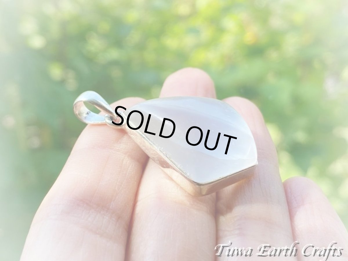 画像10: 【浄化・夢の実現・決断力アップ】 高品質セレナイト ペンダントトップ キャッツアイ効果★1点ものパワーストーンお守り天然石アクセサリー ヒーリングストーンジュエリー (10)