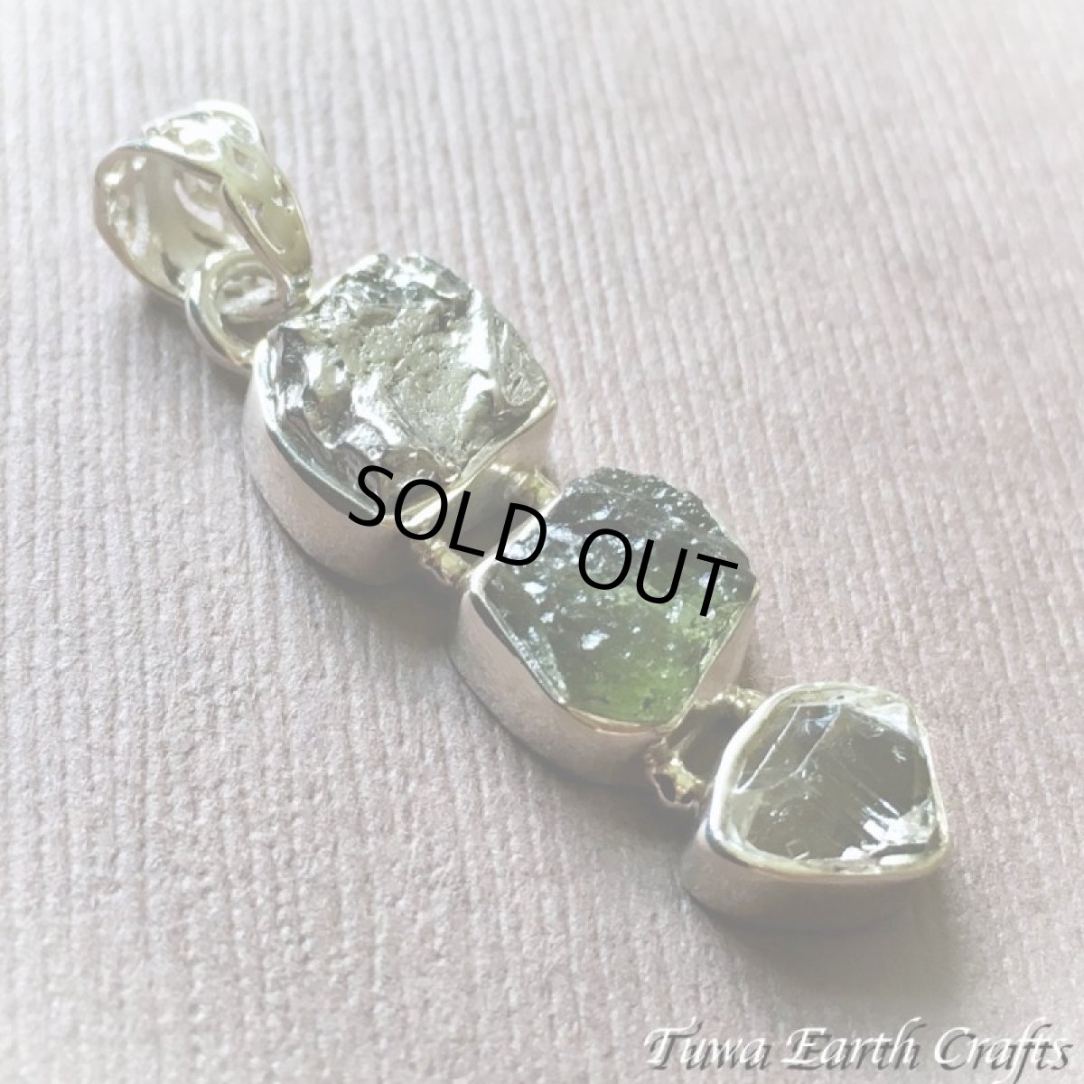 画像3: 【運気アップ・夢の実現】高品質モルダバイト原石ペンダント with カンポデルシエロ隕石 & ハーキマーダイヤモンド 天然石ジュエリー お守りアクセサリー スピリチュアル ヒーリングストーン (3)