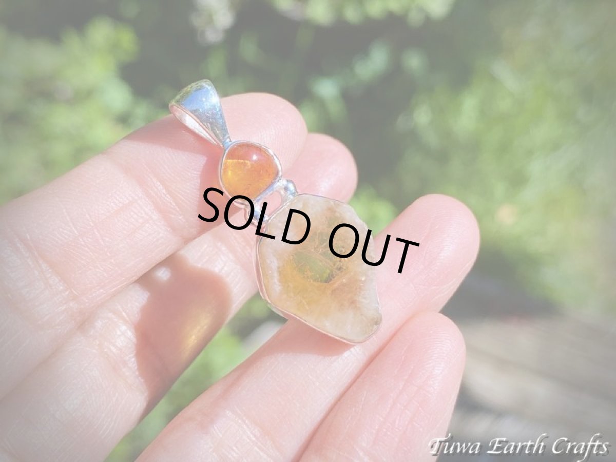 画像15: 【開運・ヒーリング】高品質シトリン原石ペンダントトップ with 琥珀 1点もの★パワーストーン天然石アクセサリー ヒーリングストーンお守りジュエリー 11月誕生石 スピリチュアル (15)