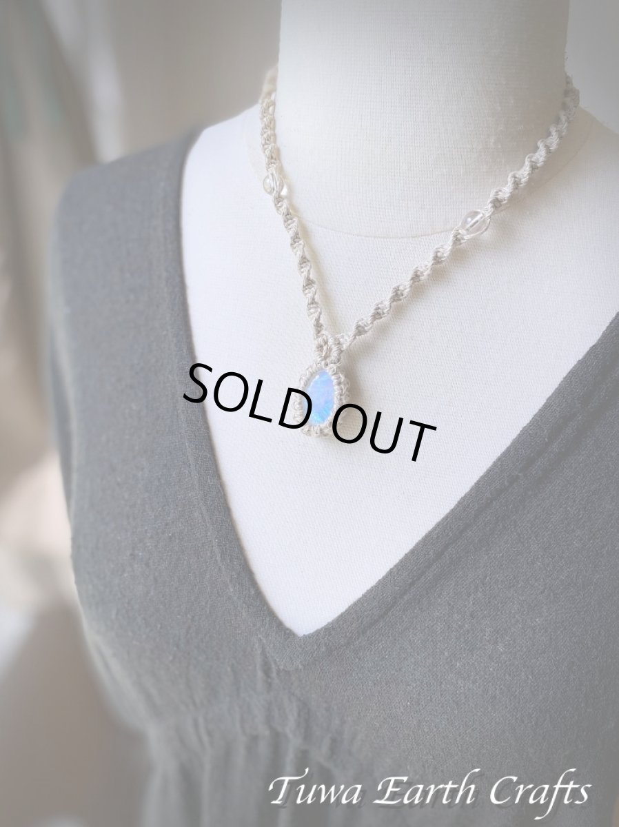 画像19: 地球と身体に優しいヘンプ素材♪ 高品質レインボームーンストーン ネックレス チョーカー 水晶★ナチュラル シンプル  オーガニックファッション ヒーリング天然石パワーストーンお守りマクラメアクセサリー (19)