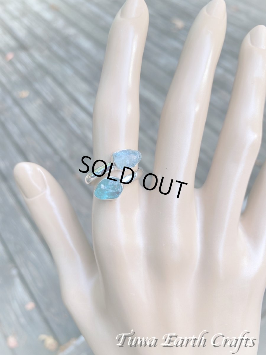 画像11: 【モチベーションアップ・意志の強化】高品質ネオンブルーアパタイト ＆アクアマリン原石 リング 指輪 サイズ調節可能 15号 16号 17号 18号 ヒーリング天然石パワーストーンアクセサリー お守り スピリチュアルジュエリー 　 (11)