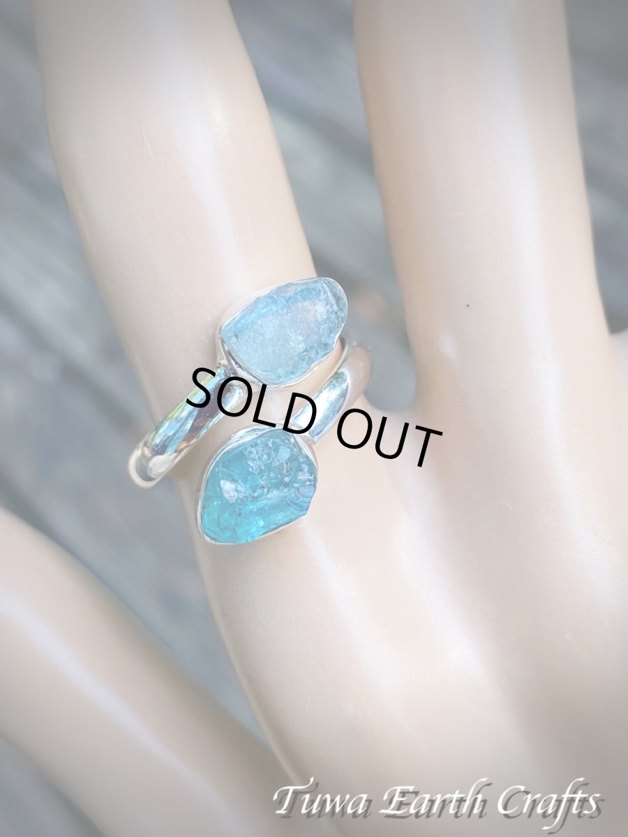 画像12: 【モチベーションアップ・意志の強化】高品質ネオンブルーアパタイト ＆アクアマリン原石 リング 指輪 サイズ調節可能 15号 16号 17号 18号 ヒーリング天然石パワーストーンアクセサリー お守り スピリチュアルジュエリー 　 (12)