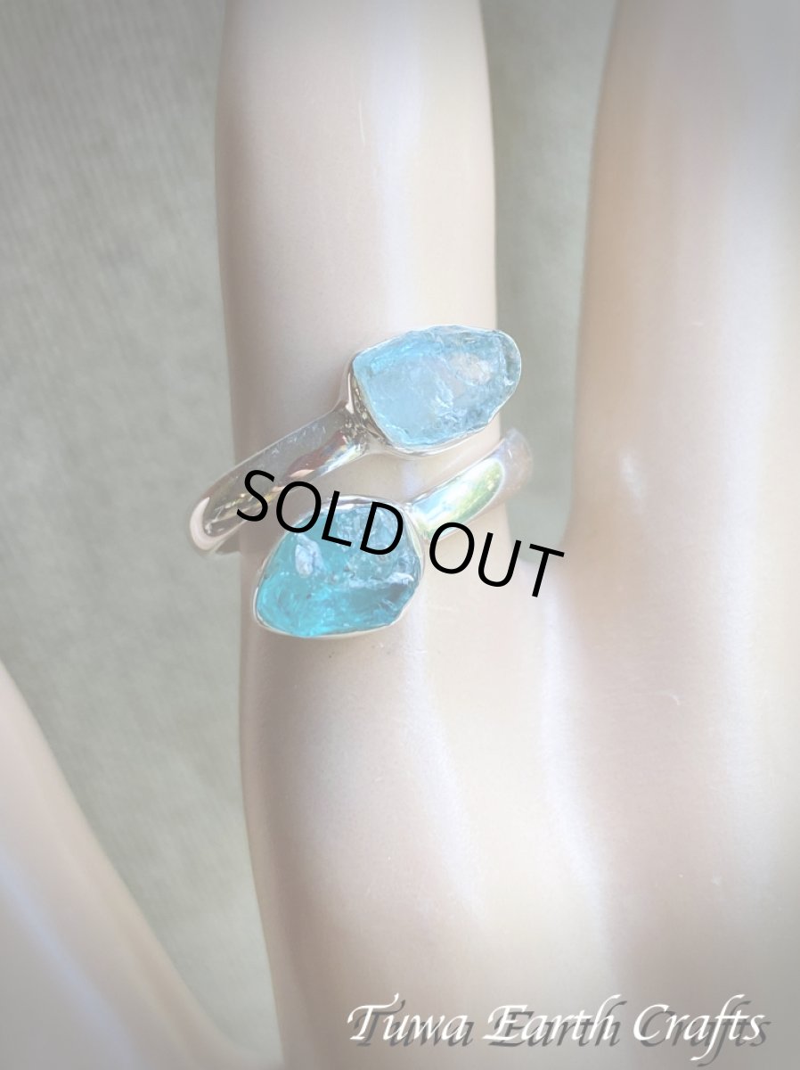 画像7: 【モチベーションアップ・意志の強化】高品質ネオンブルーアパタイト ＆アクアマリン原石 リング 指輪 サイズ調節可能 15号 16号 17号 18号 ヒーリング天然石パワーストーンアクセサリー お守り スピリチュアルジュエリー 　 (7)