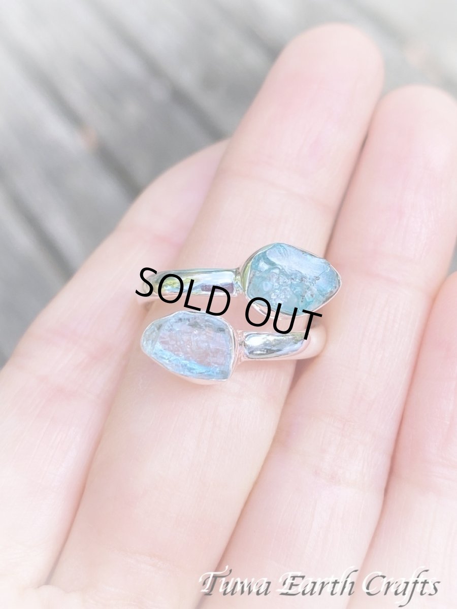 画像16: 【モチベーションアップ・意志の強化】高品質ネオンブルーアパタイト ＆アクアマリン原石 リング 指輪 サイズ調節可能 15号 16号 17号 18号 ヒーリング天然石パワーストーンアクセサリー お守り スピリチュアルジュエリー 　 (16)