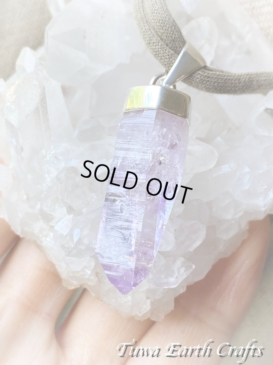 画像29: 【浄化・癒し】大ぶり高品質アメシスト/アメジスト原石ポイント(メキシコ・ベラクルス産)ペンダントトップ *バーコード入り♪ 2月誕生石　紫水晶　鉱物　パワーストーン天然石アクセサリー ヒーリングクリスタル　お守りジュエリー (29)