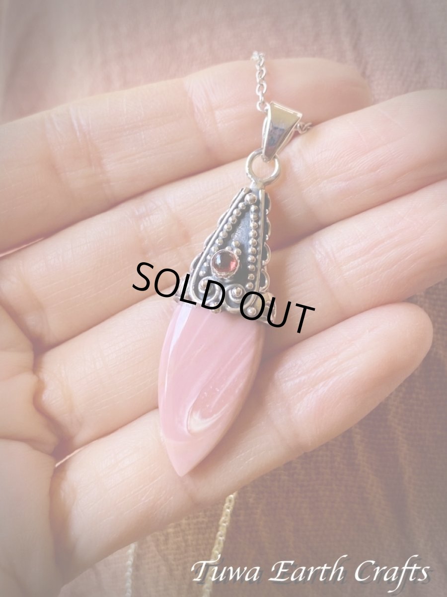 画像12: 【女性性の向上・創造力UP】高品質ピンクオパール ペンダントトップ with ガーネット★１点もの 天然石パワーストーンお守りアクセサリー ヒーリングジュエリー スピリチュアル (12)