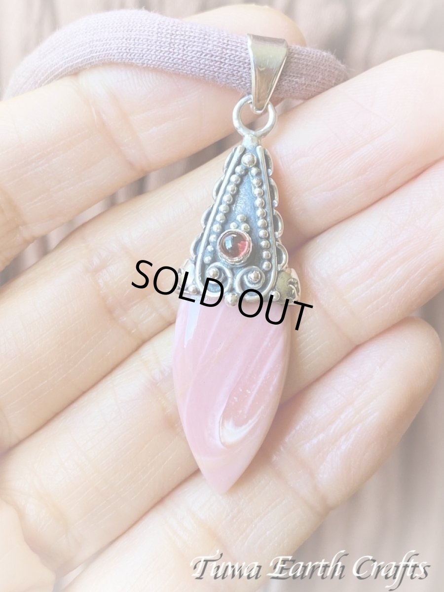 画像9: 【女性性の向上・創造力UP】高品質ピンクオパール ペンダントトップ with ガーネット★１点もの 天然石パワーストーンお守りアクセサリー ヒーリングジュエリー スピリチュアル (9)