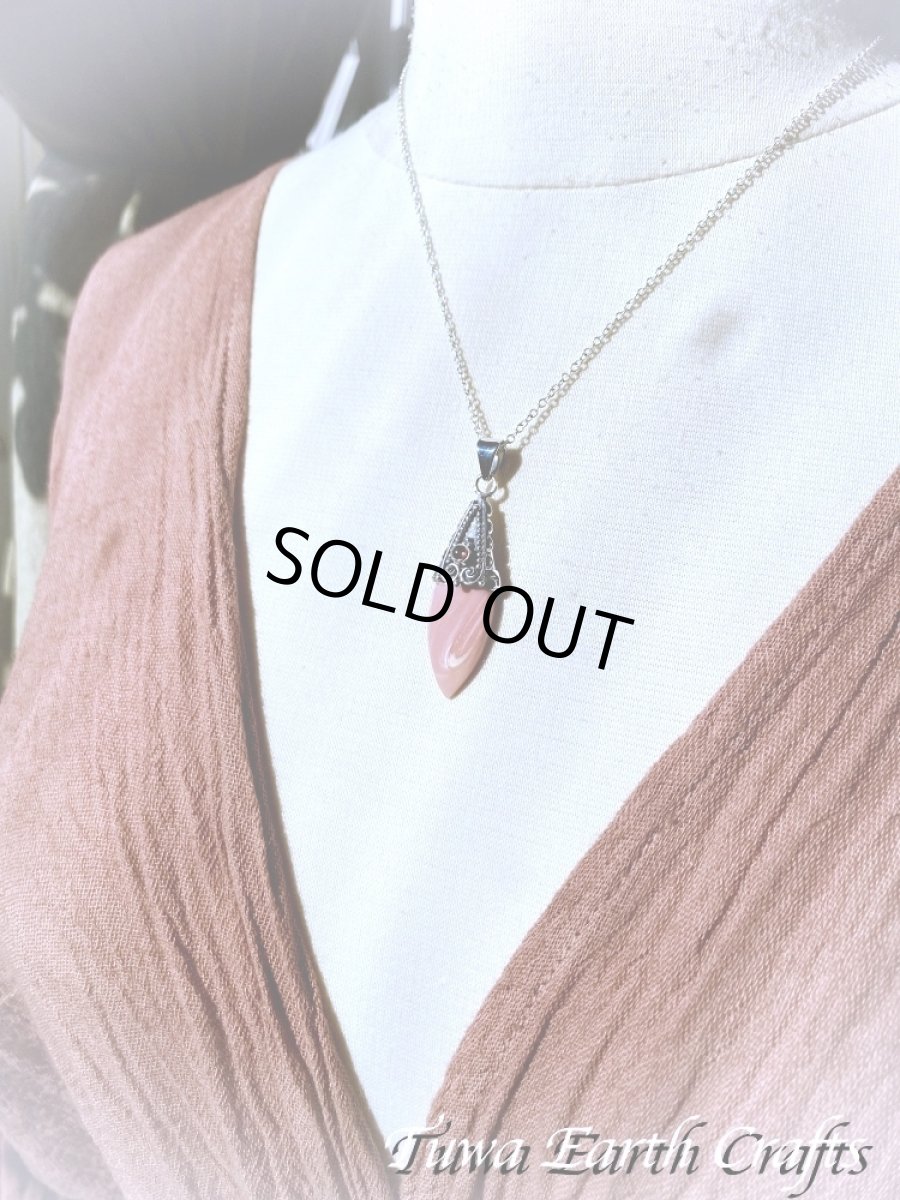 画像13: 【女性性の向上・創造力UP】高品質ピンクオパール ペンダントトップ with ガーネット★１点もの 天然石パワーストーンお守りアクセサリー ヒーリングジュエリー スピリチュアル (13)