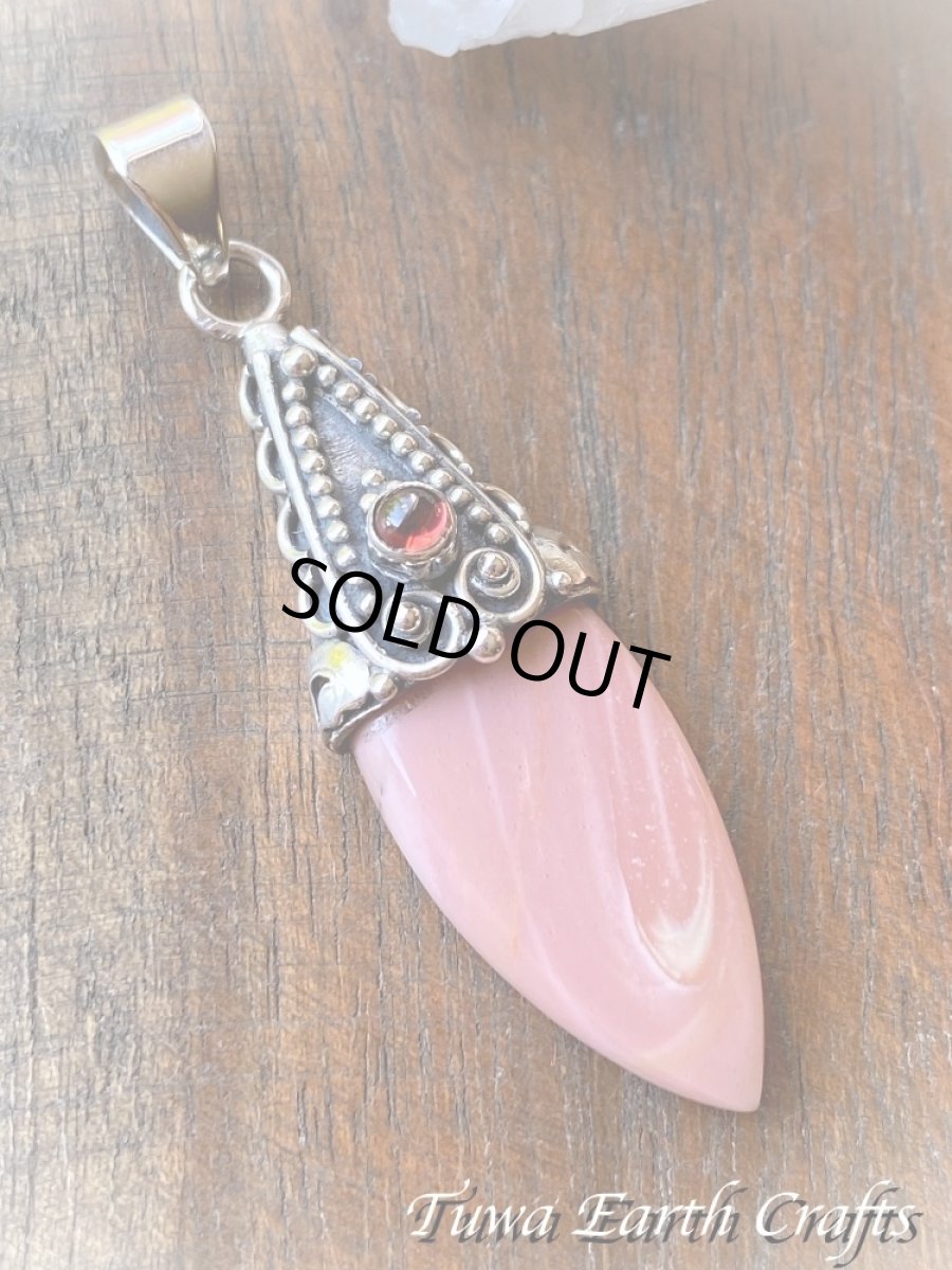 画像3: 【女性性の向上・創造力UP】高品質ピンクオパール ペンダントトップ with ガーネット★１点もの 天然石パワーストーンお守りアクセサリー ヒーリングジュエリー スピリチュアル (3)