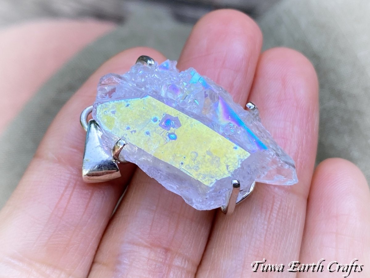 画像12: 【自信アップ・夢の実現・オーラの浄化】キラキラ♪ 大ぶり高品質エンジェルオーラ原石ペンダントトップ*オーラ水晶クラスター*クリスタルヒーリングストーン お守り ジュエリー 天然石パワーストーン アクセサリー スピリチュアル (12)