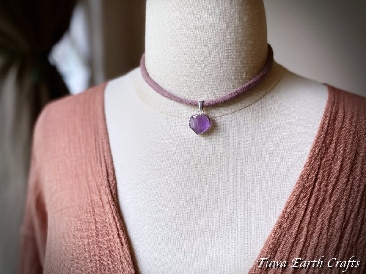 画像4: 【浄化・癒し・護身お守り】高品質アメシスト/アメジスト原石 ペンダントトップ*2月誕生石 紫水晶 鉱物 パワーストーン 天然石 お守り ヒーリング 直観力アップ スピリチュアルアクセサリー　電磁波除去 (4)