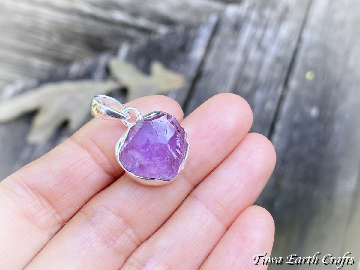 画像26: 【浄化・癒し・護身お守り】高品質アメシスト/アメジスト原石 ペンダントトップ*2月誕生石 紫水晶 鉱物 パワーストーン 天然石 お守り ヒーリング 直観力アップ スピリチュアルアクセサリー　電磁波除去 (26)