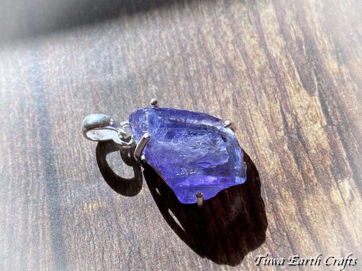 画像6: 【判断力向上・財運アップ】1点物 高品質タンザナイト原石ペンダントトップ＊ ヒーリングストーン ジュエリー 天然石パワーストーンお守りアクセサリー 12月誕生石 プレゼント (6)
