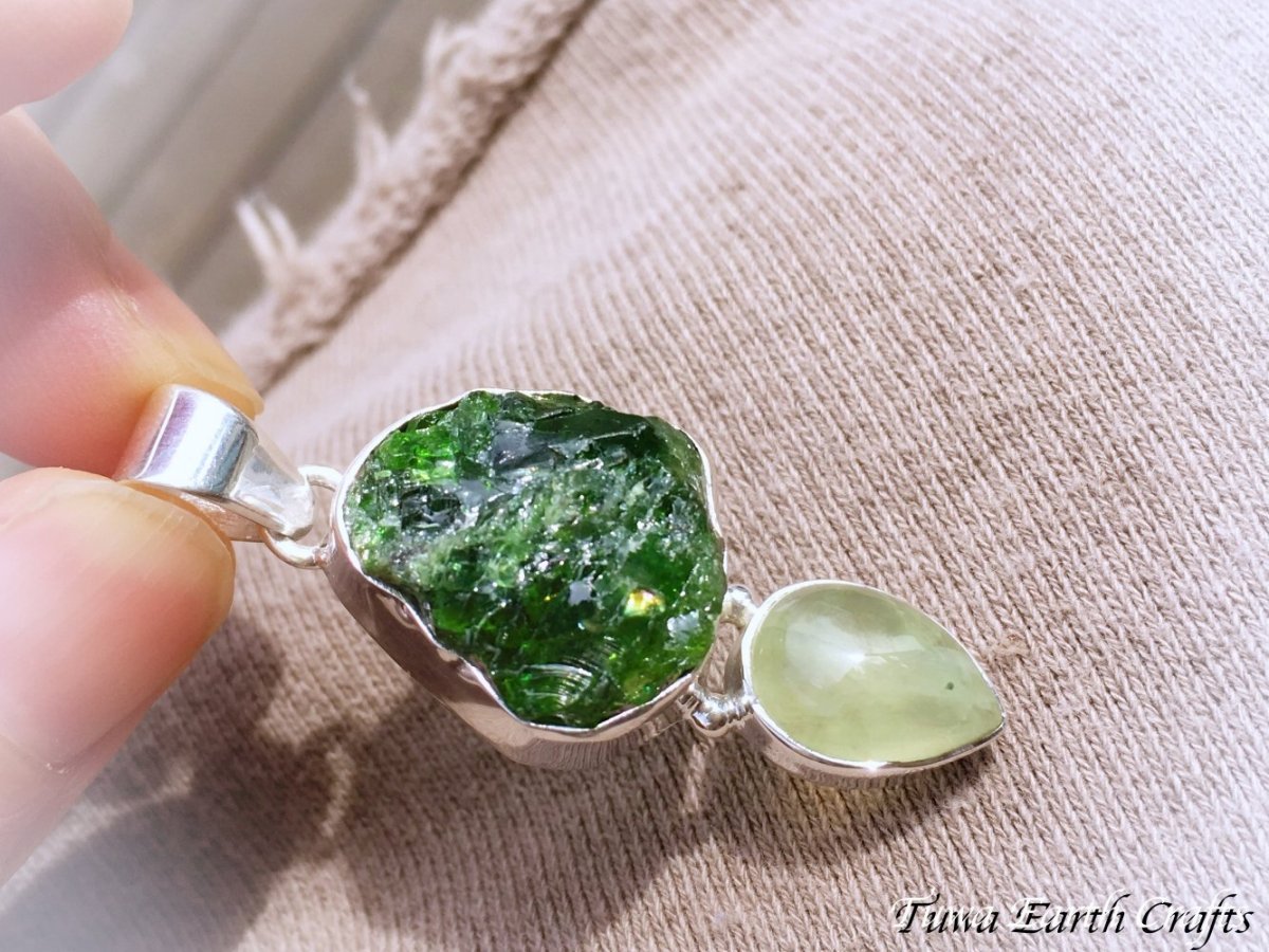 画像10: 【ストレス除去・ポジティブ思考・決断力アップ・癒し効果】虹入り♪ 高品質クロムダイオプサイド原石ペンダント with プレナイト★鉱物・ミネラル★スターリングシルバー１点物 天然石パワーストーンお守りアクセサリー　ヒーリングストーン スピリチュアル (10)