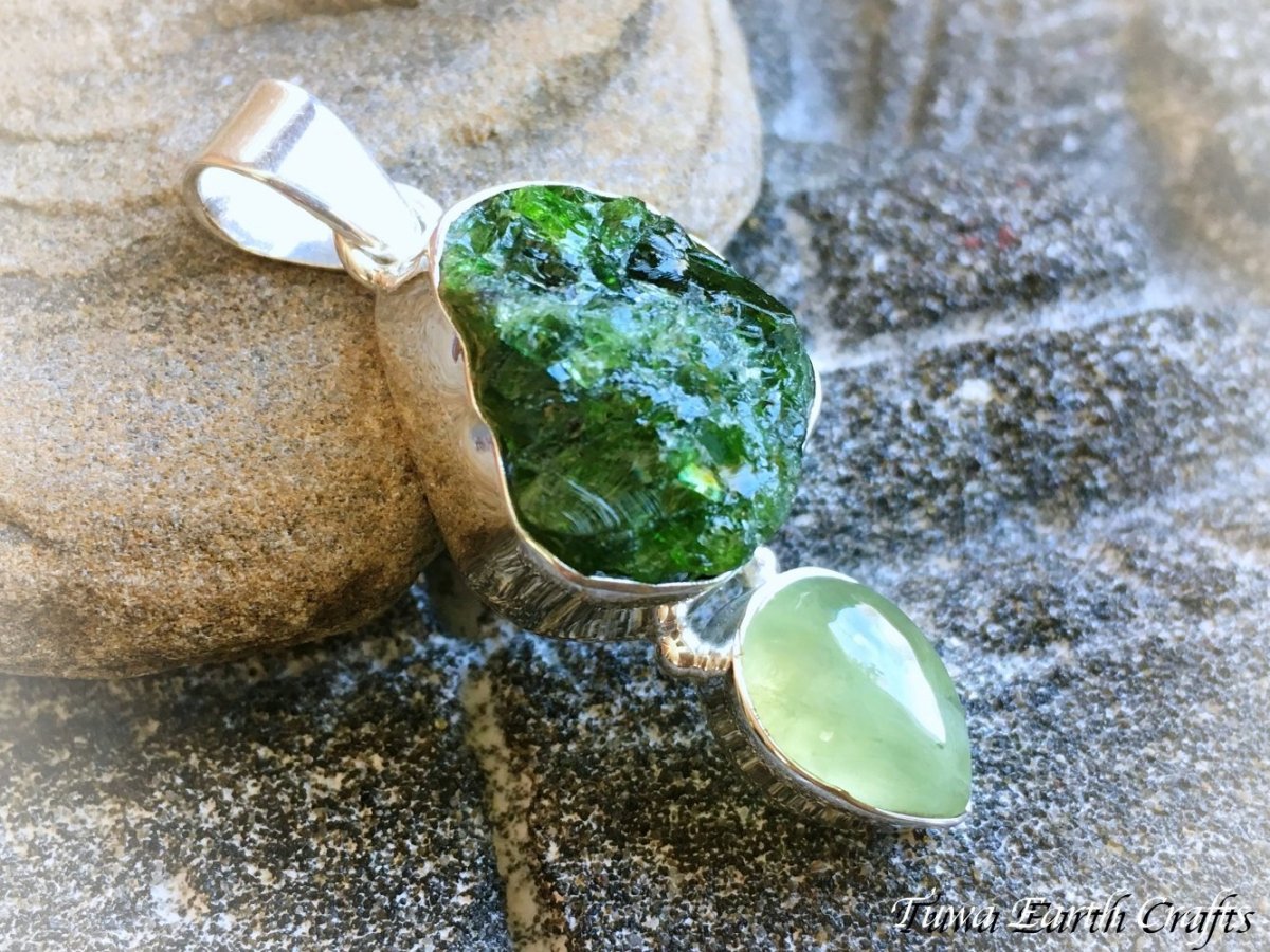 画像19: 【ストレス除去・ポジティブ思考・決断力アップ・癒し効果】虹入り♪ 高品質クロムダイオプサイド原石ペンダント with プレナイト★鉱物・ミネラル★スターリングシルバー１点物 天然石パワーストーンお守りアクセサリー　ヒーリングストーン スピリチュアル (19)