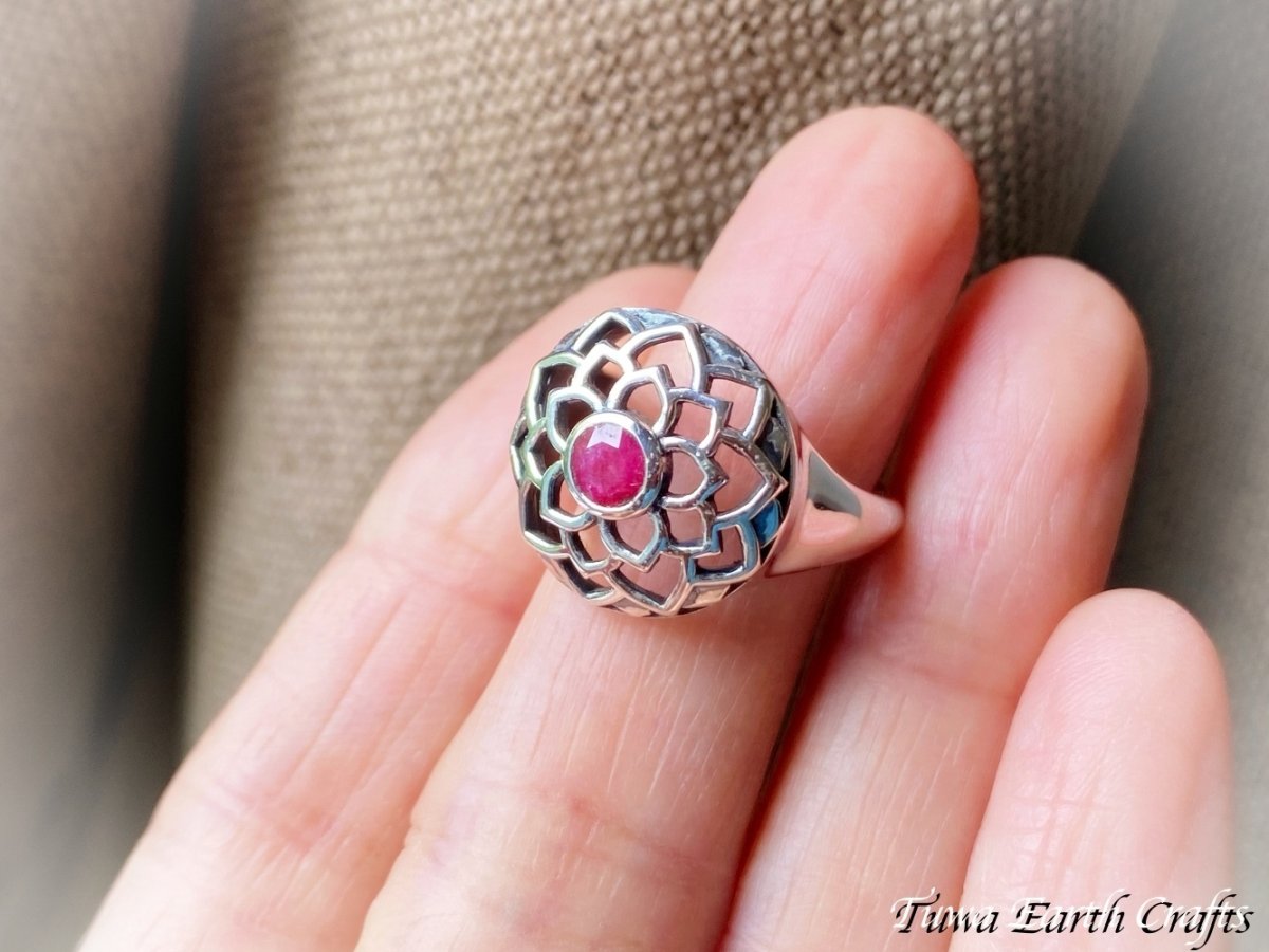 画像11: 【自信・行動力・やる気アップ・プラス思考】1点物 高品質 アフリカ産 天然ルビー指輪リング12号*天然石パワーストーンアクセサリー*シルバーお守りヒーリングジュエリー ロータス 蓮 7月誕生石　金運アップ (11)