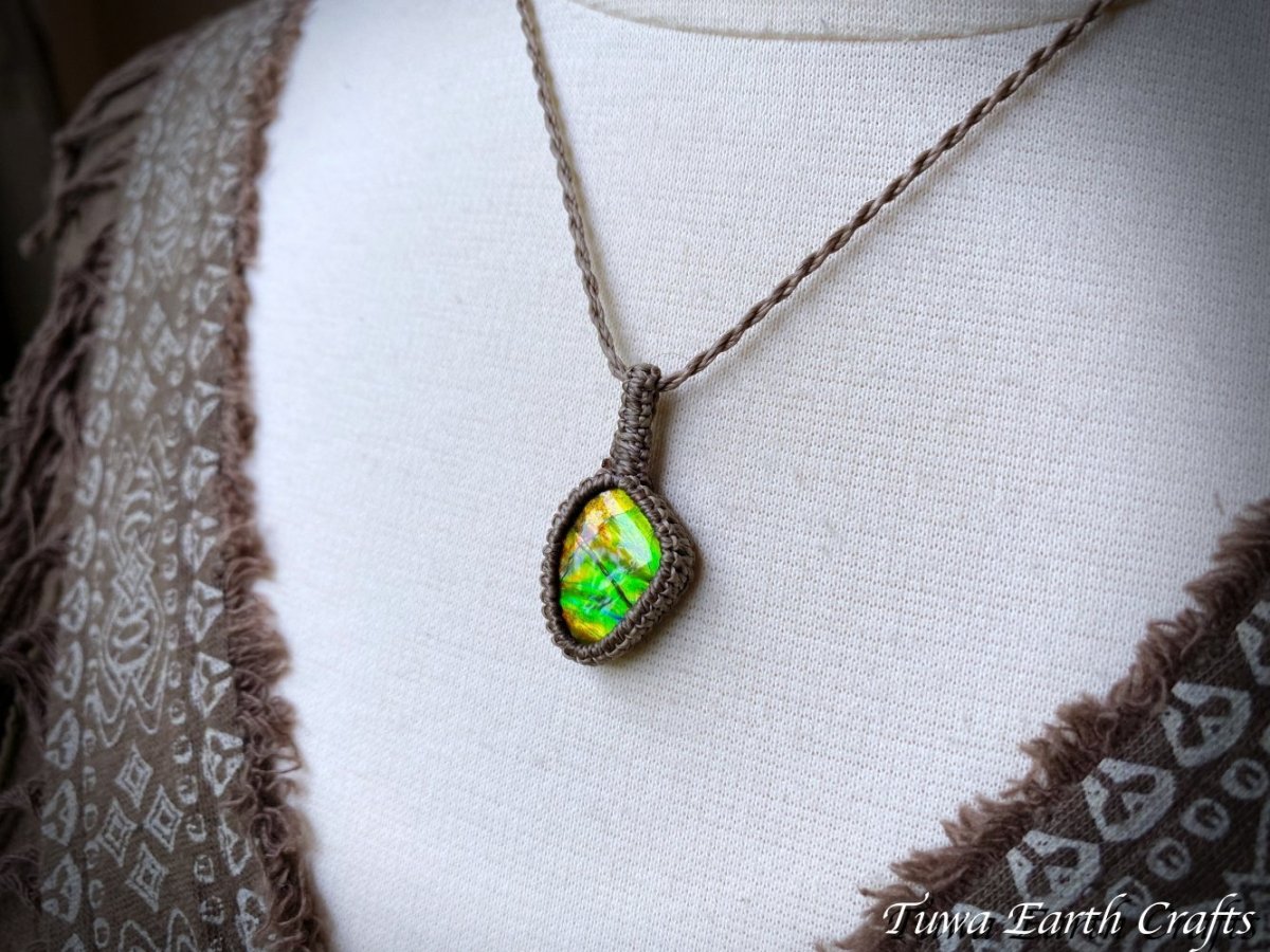 画像16: レア希少【開運・金運アップ・厄除け・ヒーリング効果】 高品質アンモライト ネックレス シンプル 化石宝石*天然石パワーストーン お守り マクラメアクセサリー ヒーリング　スピリチュアル 1点もの ハンドメイド ジュエリー (16)