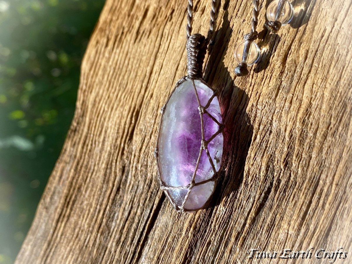 画像12: 【自由な発想の促進・集中力アップ】大ぶり高品質フローライト ネックレス ペンダント シンプル＆ナチュラル 1点もの ハンドメイドお守り　パワーストーン天然石ヒーリングストーン マクラメアクセサリー　スピリチュアル  (12)