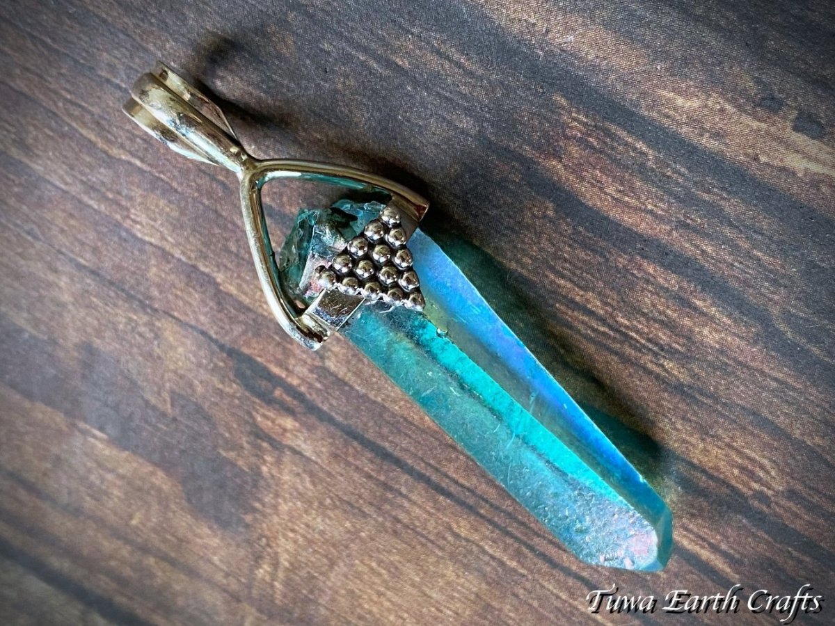 画像10: 【オーラの浄化・自分らしさ】全長4cm大ぶり 高品質アクアオーラ水晶ポイント ペンダントトップ ワンド パワーストーン天然石 ヒーリングアクセサリー　スピリチュアル お守りジュエリー (10)